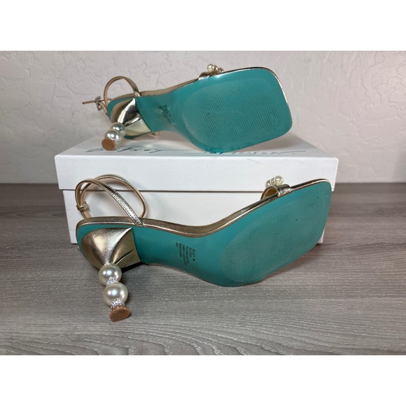 Betsey Johnson SB-JACY Gold Pearl Rhinestone Stacked Heel Sandals Women's 8M - Picture 9 of 10